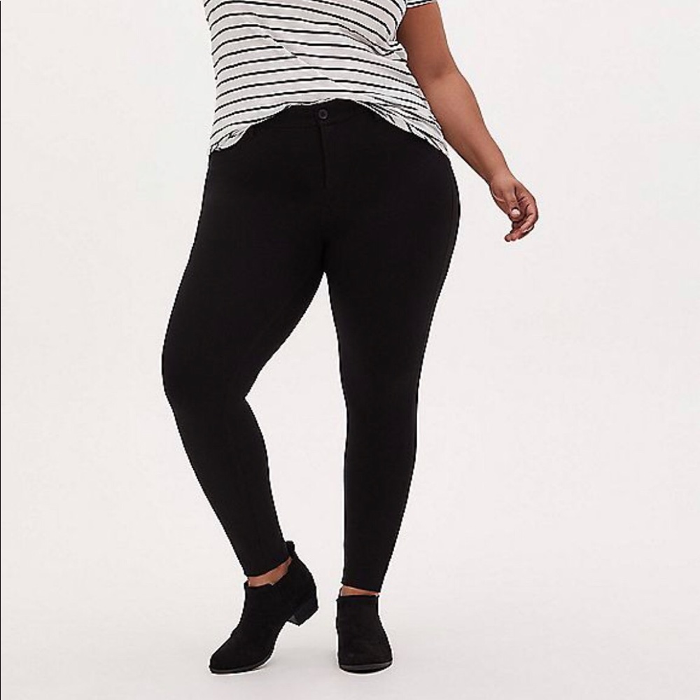 Black Bombshell Ponte Pant